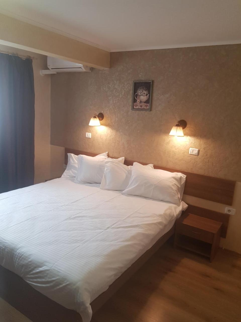 Efm Motel Brezoi Luaran gambar